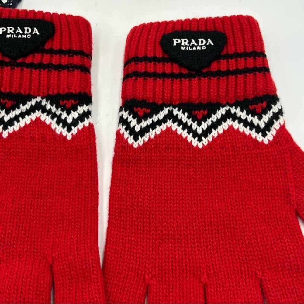Unisex Prada wool/cashmere knit, gloves, size large maiden in Italy - Picture 3 of 7